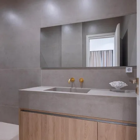 Luxury In Simplicity , Nature's Touch , Mezzanine Lägenhet *