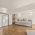 Luxury In Simplicity , Nature's Touch , Mezzanine Apartmán
